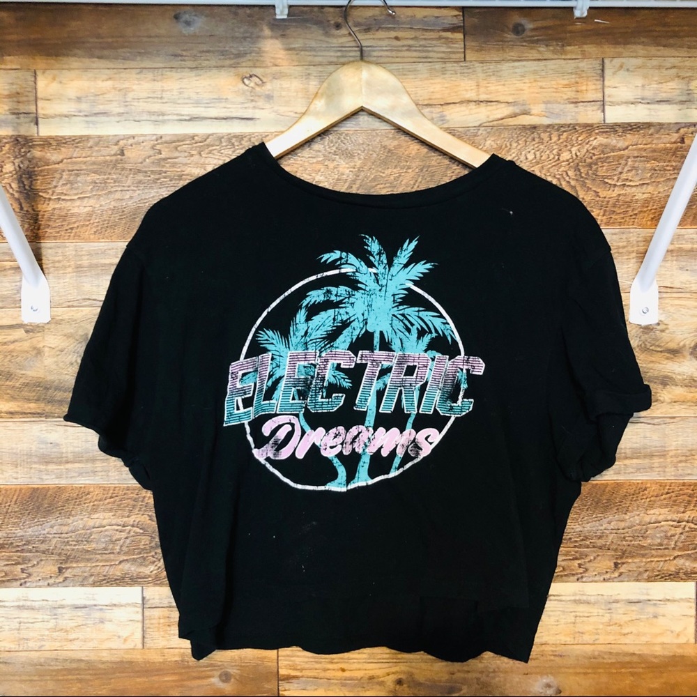 A crop tshirt used and it is only 13$